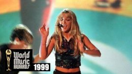Britney-Spears-…Baby-One-More-Time-Live-from-World-Music-Awards-1999