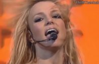 Britney-Spears-Im-A-Slave-4-U-Live-on-German-TV